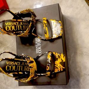 It’s brand new heel shoes never used